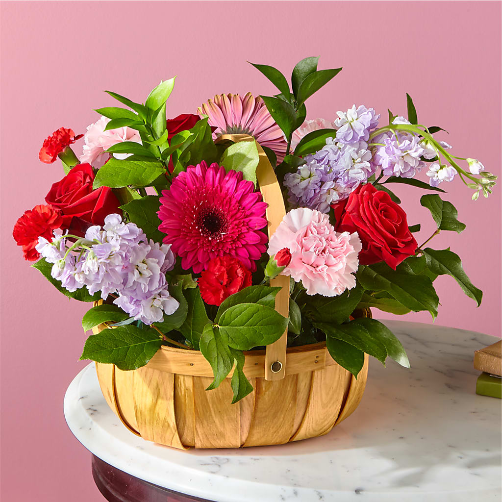Pink Picnic Basket – DANDELIONS ALL THINGS WEDDINGS & EVENTS, Germanton NC