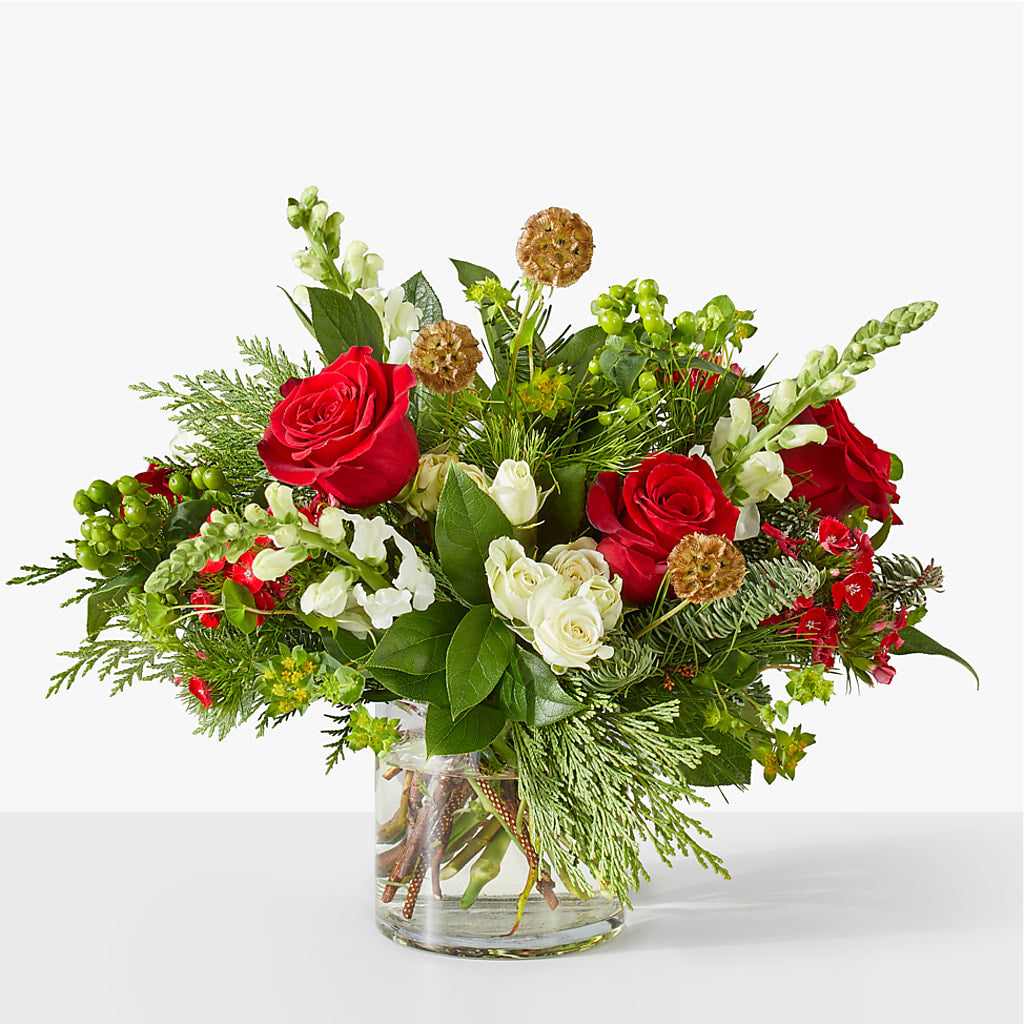 Deck the Halls Bouquet – DANDELIONS ALL THINGS WEDDINGS & EVENTS, Germanton NC