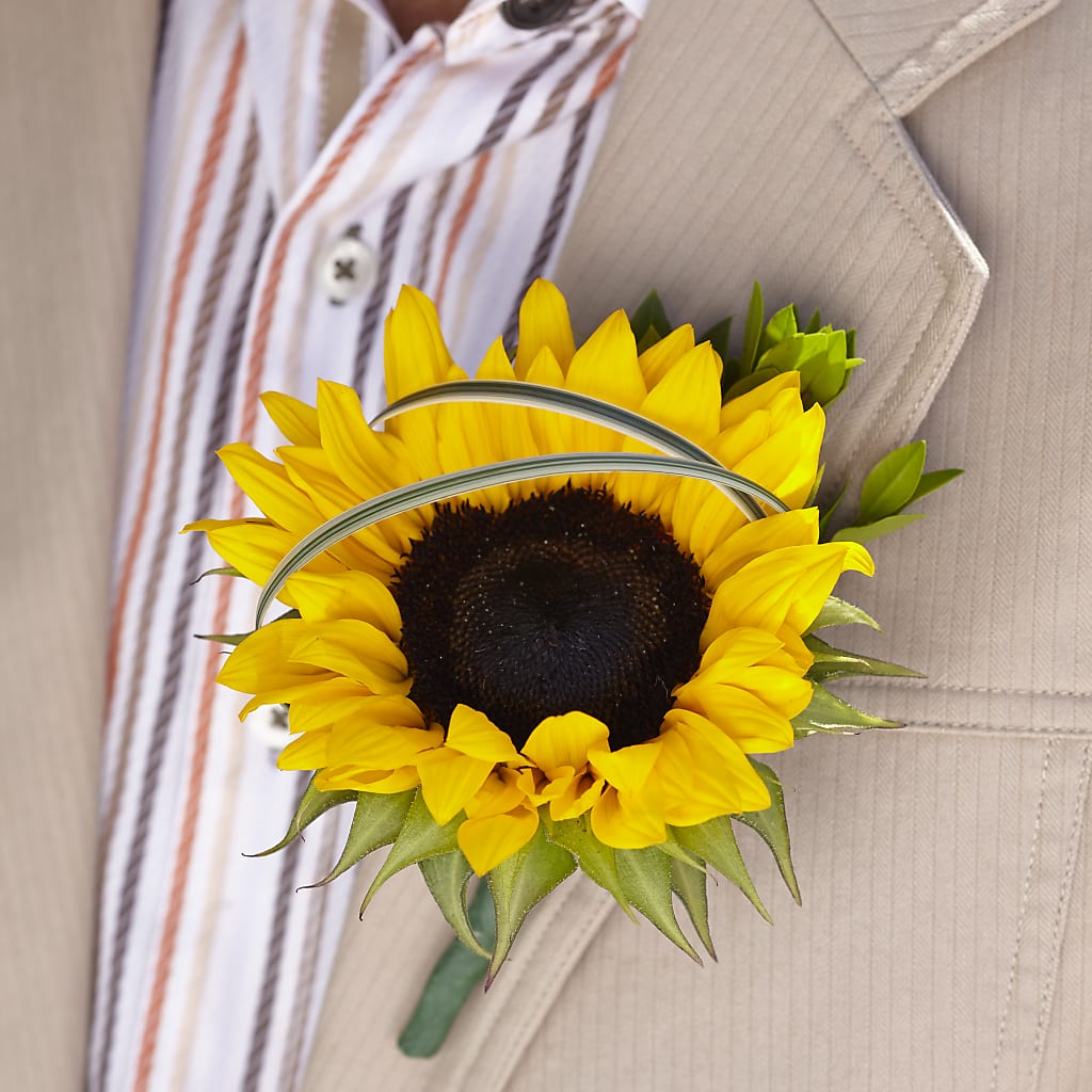 Free Spirit Boutonniere – DANDELIONS ALL THINGS WEDDINGS & EVENTS, Germanton NC
