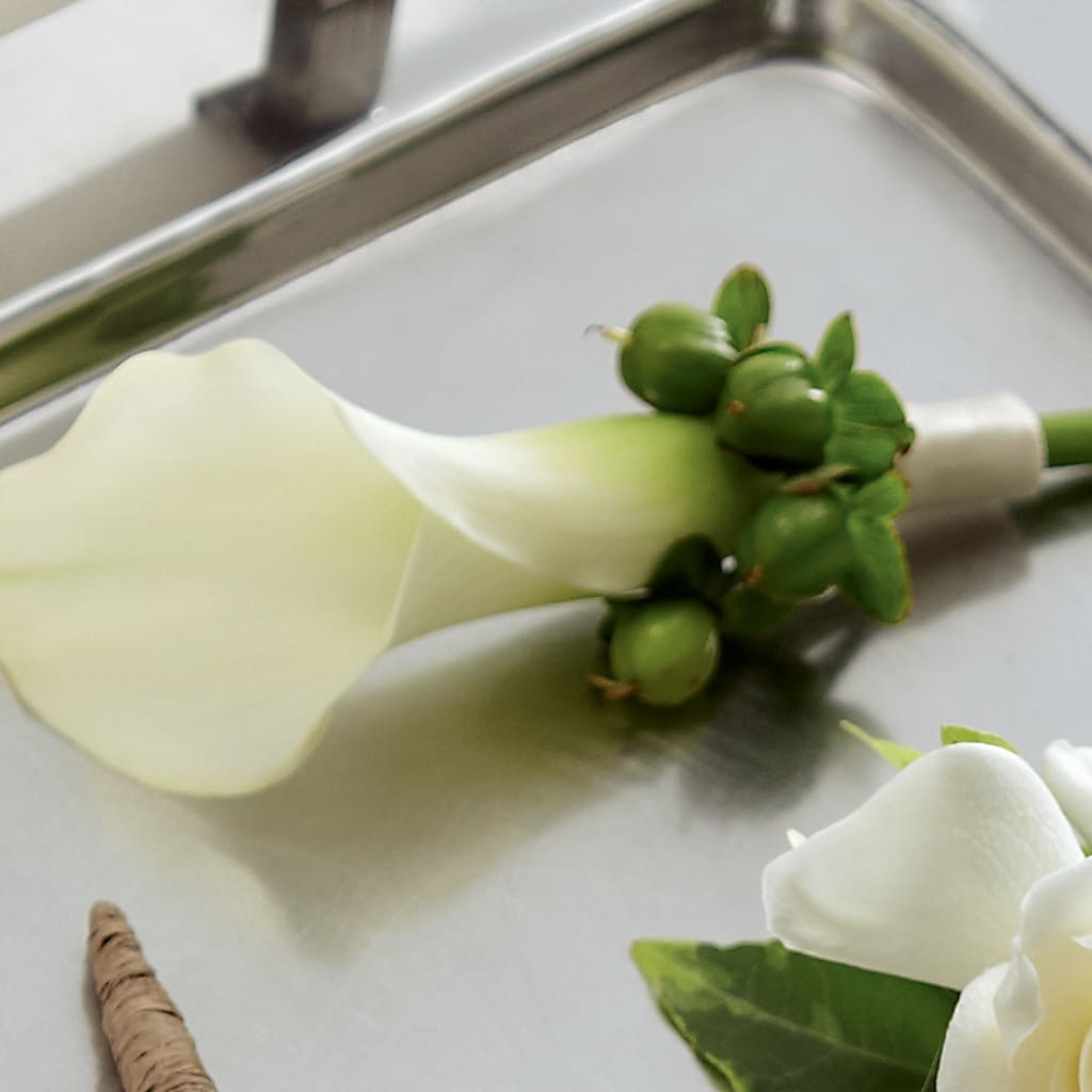 White Calla Boutonniere – DANDELIONS ALL THINGS WEDDINGS & EVENTS, Germanton NC
