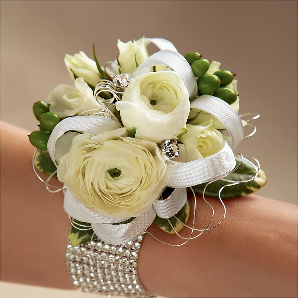 White Wedding Corsage – DANDELIONS ALL THINGS WEDDINGS & EVENTS, Germanton NC