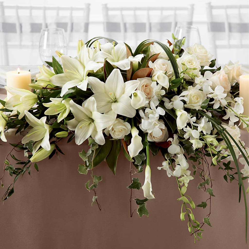White Linen Arrangement – DANDELIONS ALL THINGS WEDDINGS & EVENTS, Germanton NC