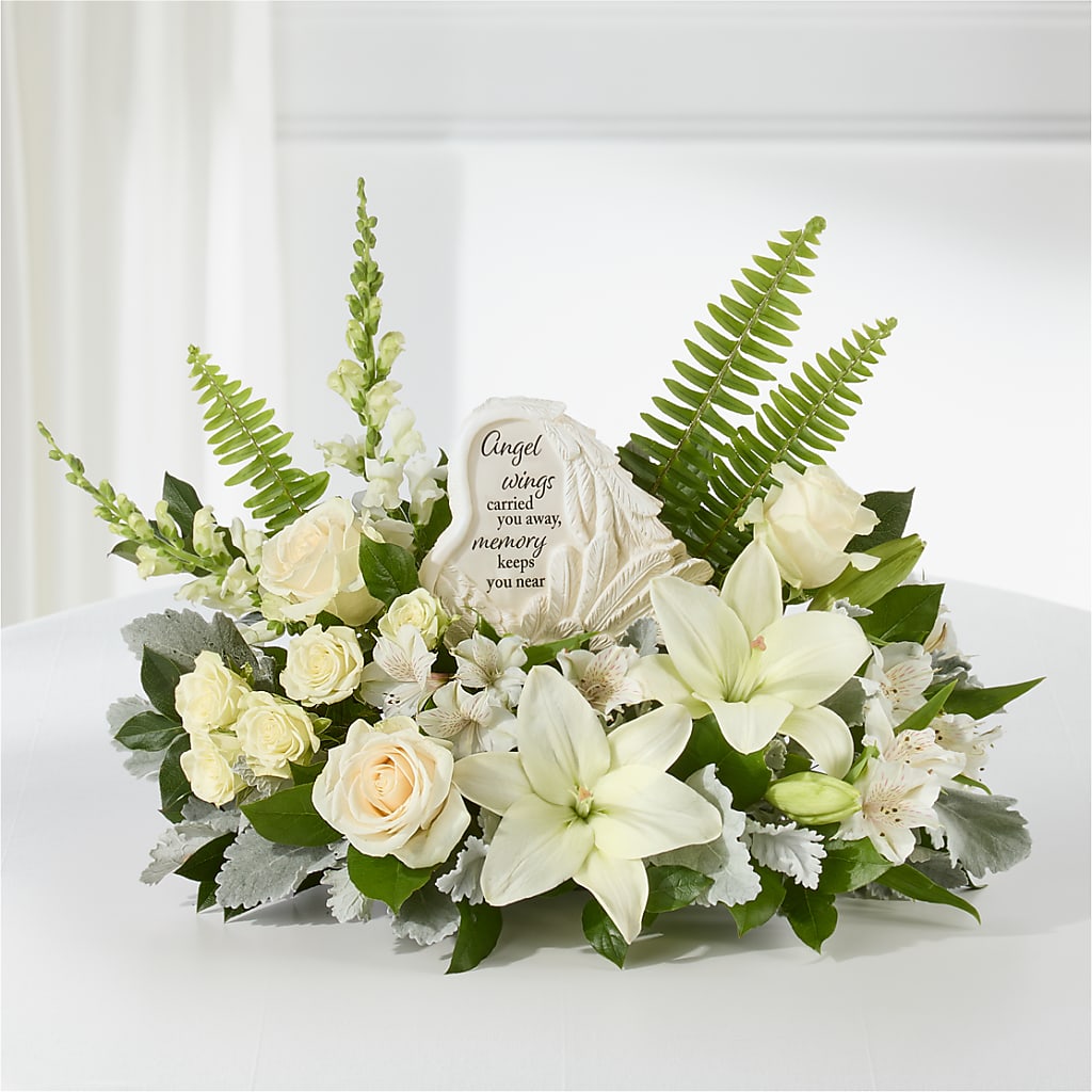 Holding You Close Arrangement – DANDELIONS ALL THINGS WEDDINGS & EVENTS, Germanton NC