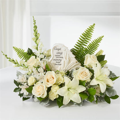 Holding You Close Arrangement – DANDELIONS ALL THINGS WEDDINGS & EVENTS, Germanton NC