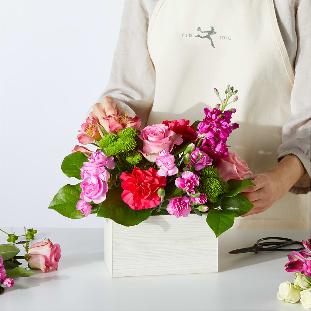 Sweetberry Box – A Florist Original – DANDELIONS ALL THINGS WEDDINGS & EVENTS, Germanton NC