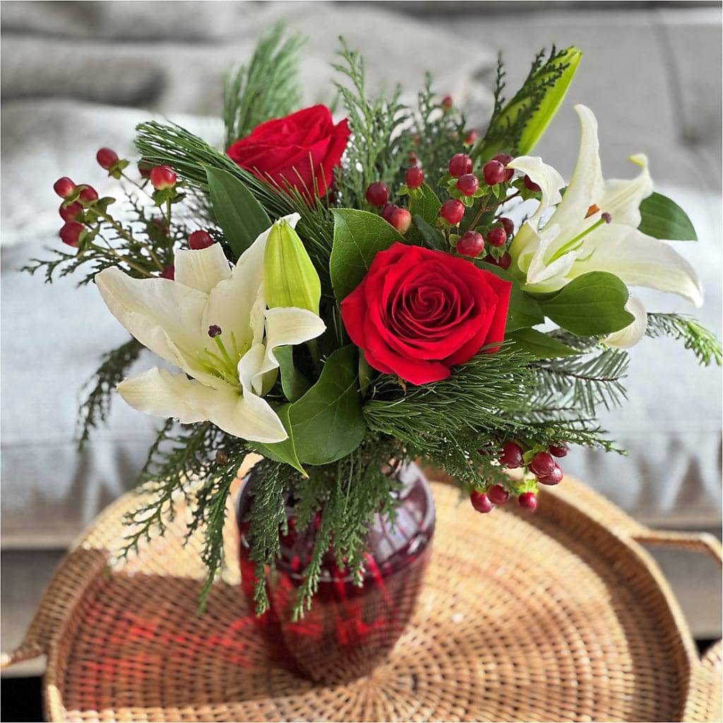 Evergreen Delight Bouquet – DANDELIONS ALL THINGS WEDDINGS & EVENTS, Germanton NC