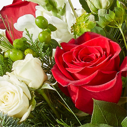 Deck the Halls Bouquet – DANDELIONS ALL THINGS WEDDINGS & EVENTS, Germanton NC